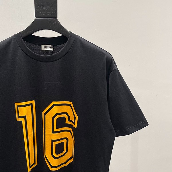 セリーヌ16 ルーズ Tシャツ スーパーコピー 2X18J671Q